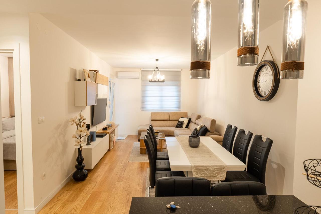 Luxury Amaaa Apartment Bar Exterior foto